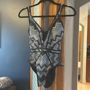 Becca swimsuit - size Small